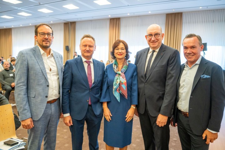 Wohnraum schaffen - 250 Fachleute diskutieren beim Wohnungspolitischen Kongress